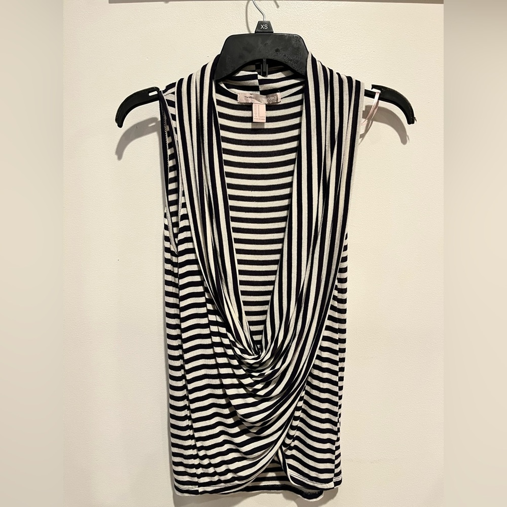 Low U-neck styled navy and white striped Forever 21 top.